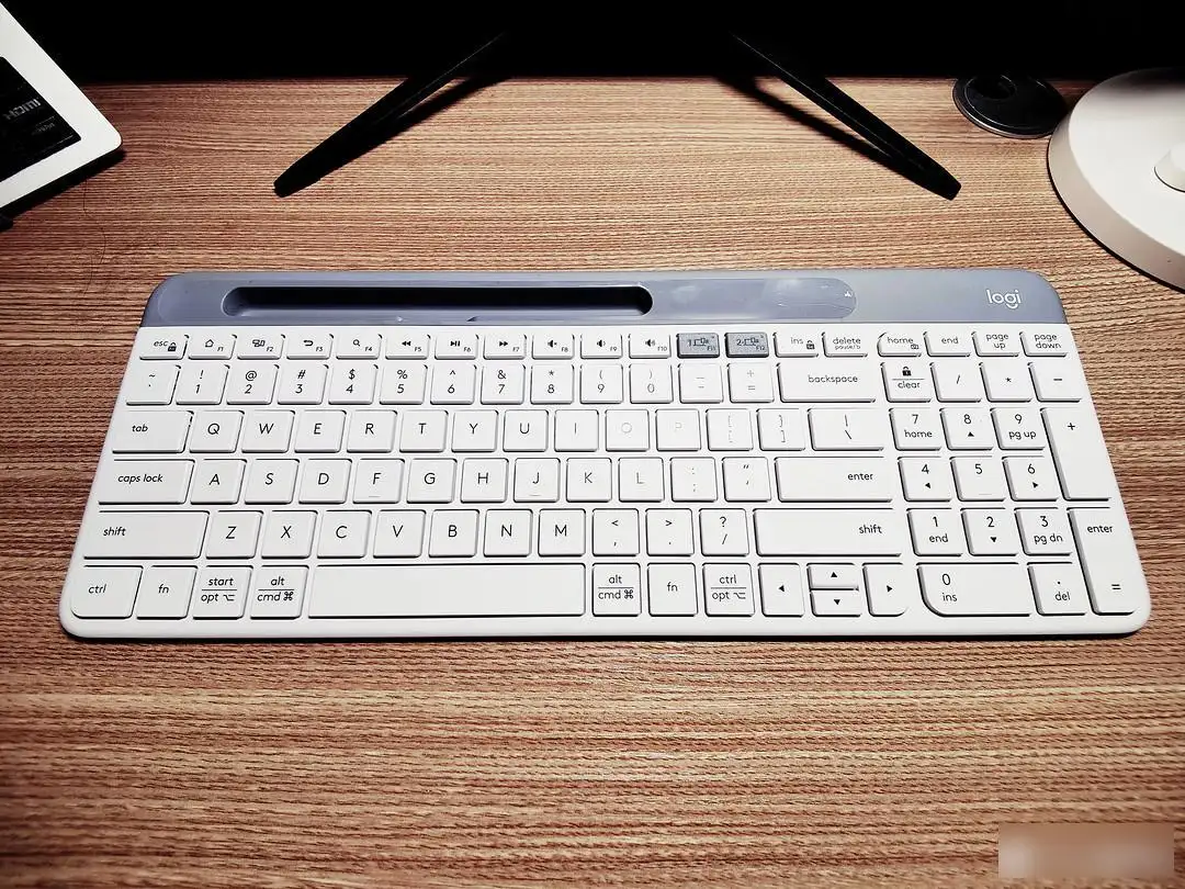 Logitech K580: A Suitable Office Keyboard for Home Use and More 1