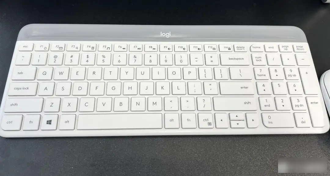 Logitech MK470 Wireless Keyboard and Mouse Set: A Simple Review 1
