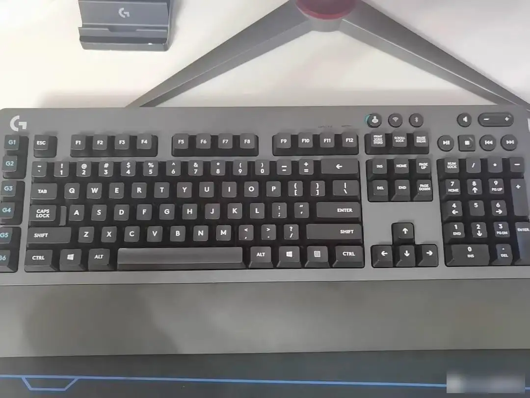 Logitech G613 LIGHTSPEED: A Versatile Gaming Keyboard with Shortcomings 1