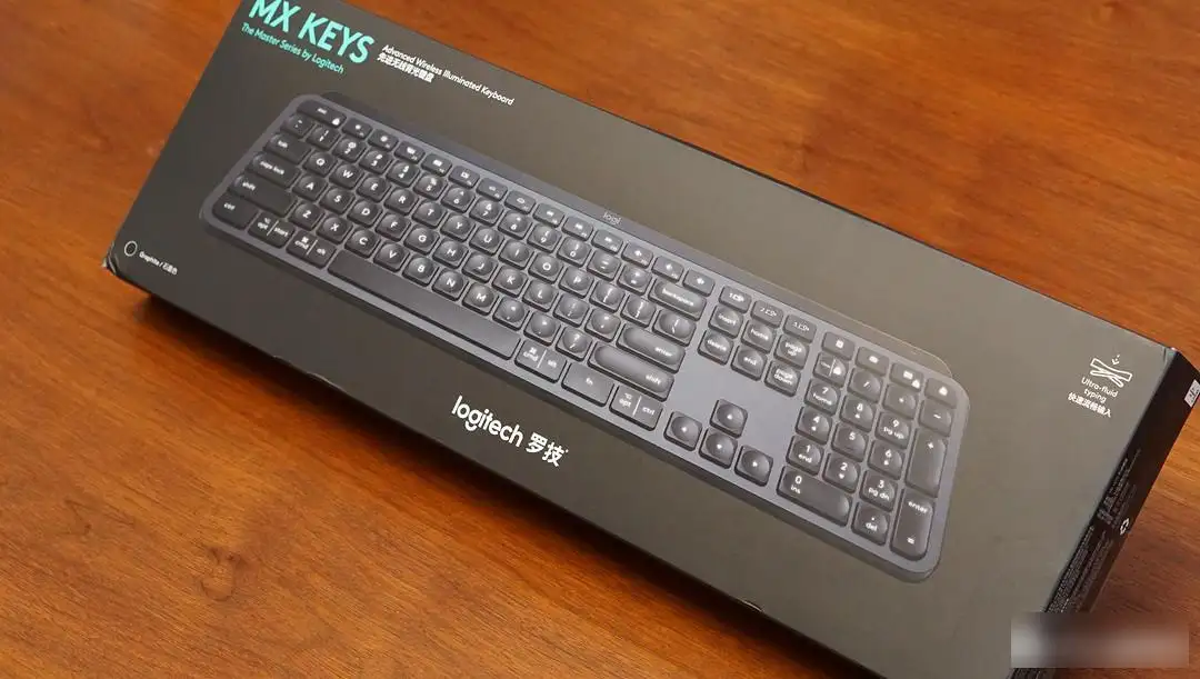 Unboxing and evaluating the Logitech MX Keys: A Keyboard for Efficient Office Use 1